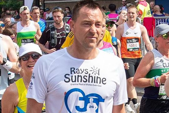 John Terry sângerează din mamelonul drept