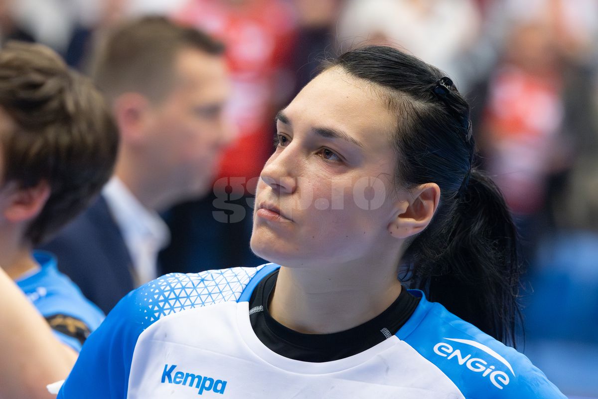 Cristina Neagu și-a luat adio de la Liga Campionilor cu 50 de imagini pentru istoria handbalului » Cadre fantastice surprinse de GSP: lacrimi, culoar special de retragere și moment magnific cu Reistad