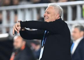 Șumudică, „ploaie” de atacuri la adresa jucătorilor de la FCSB: „Vă aduc 10 imagini cu el când face asta”