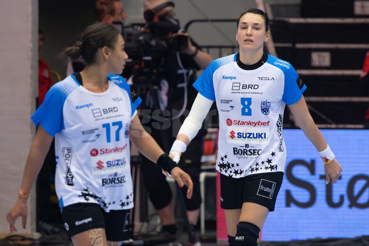 Cristina Neagu, în meciul Esbjerg - CSM București 26-22 FOTO: Ionuț Iordache (GSP)