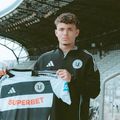 Eduardo Bodnar a semnat primul contract de jucător profesionist cu U Cluj // FOTO: Facebook @FC Universitatea Cluj