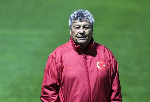 Galatasaray, omagiu emoționant pentru Mircea Lucescu // FOTO Imago Images