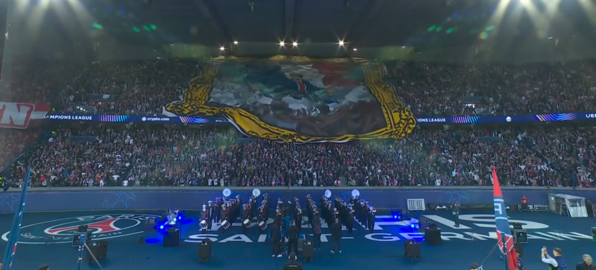 Scenografie fantastică la PSG - Bayern! Torțe, artificii și Napoleon „reinterpretat” pe Parc des Princes: „Să cucerim Europa!”