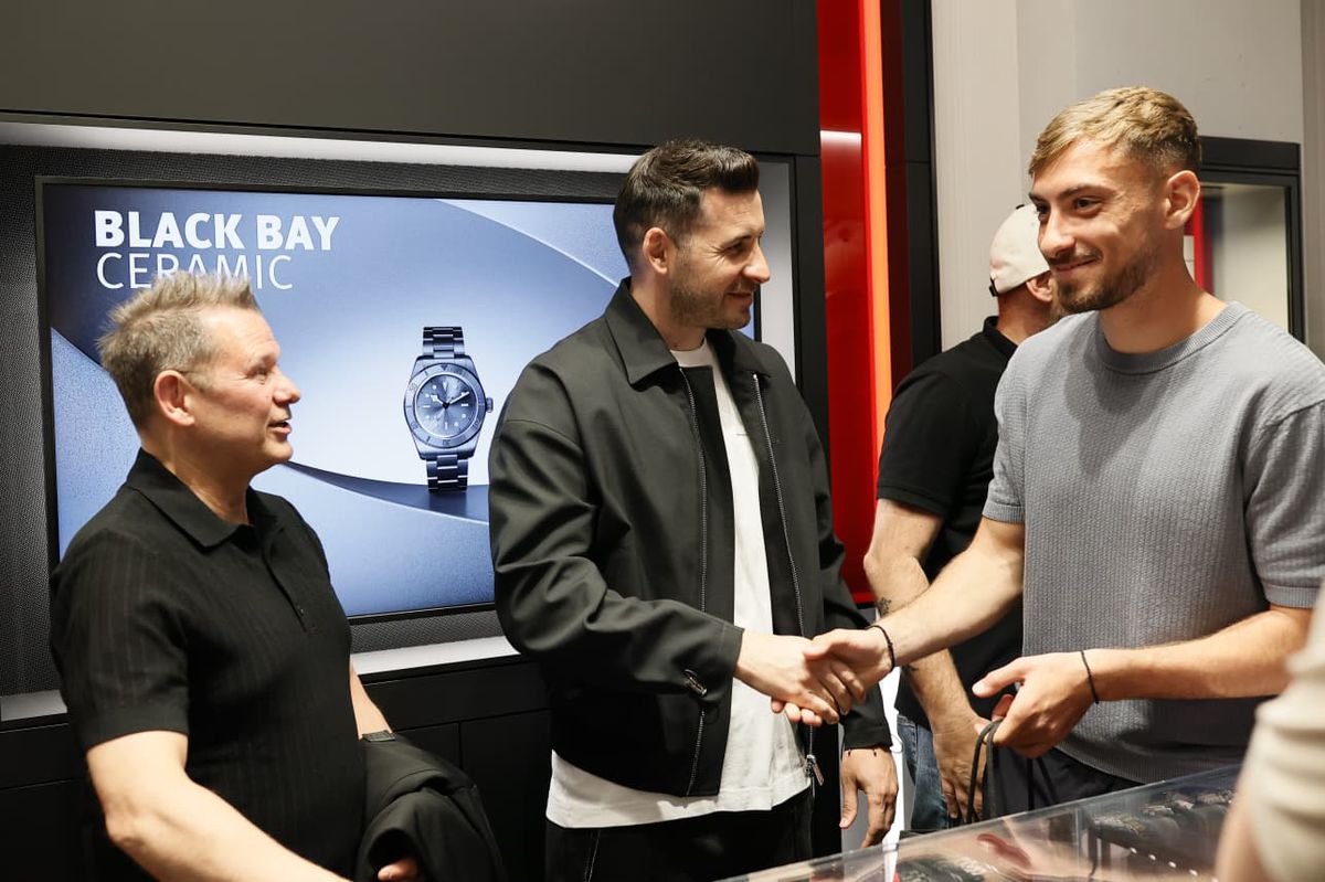 Elias Charalambous și jucătorii de la FCSB au primit ceasuri de lux! Ce spune antrenorul despre revenire: „Prima opțiune ar fi FCSB”