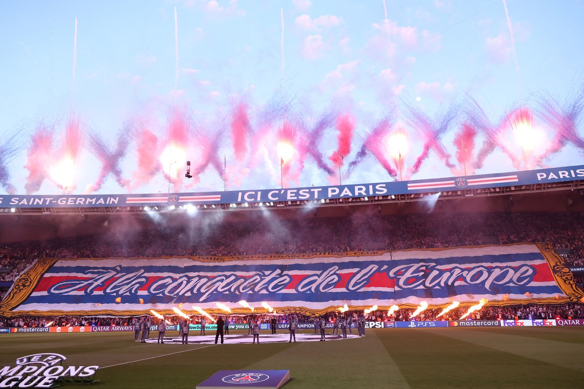 Scenografie fantastică la PSG - Bayern! Torțe, artificii și Napoleon „reinterpretat” pe Parc des Princes: „Să cucerim Europa!”