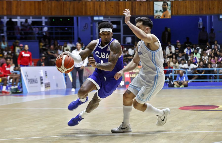 Cubanezul de la U-BT Cluj-Napoca face dezvăluiri uluitoare despre federație: „Noi cedăm un procent din contract și ei nu ne dau nici măcar apă”