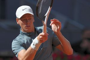 Jannik Sinner a trecut ca „taifunul” în optimile de la Madrid! Este la trei meciuri distanță de o performanță cum nu a mai fost în istorie