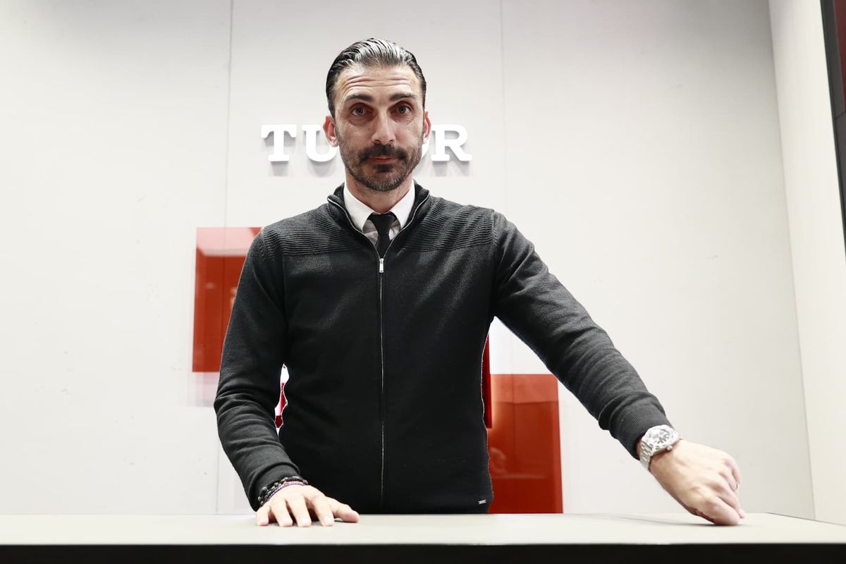 Elias Charalambous și jucătorii de la FCSB au primit ceasuri de lux! Ce spune antrenorul despre revenire: „Prima opțiune ar fi FCSB”