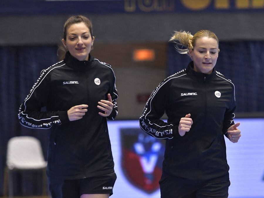 Cristina Năstase și Simona Stancu FOTO IMAGO Au pus gând rău campioanei Gyor. Trei echipe care nu au câștigat niciodată Liga luptă cu cea mai puternică formație din lume