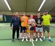 Antrenor și doi jucători de tenis minori lăsați la poarta avionului