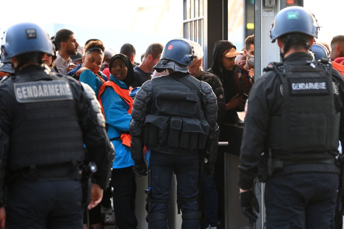 Fără precedent! Probleme uriașe de securitate la Paris, s-a intervenit cu gaze lacrimogene: „Carnagiu absolut”