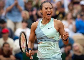 După ce a învins-o pe Halep, chinezoaica Zheng continuă forma bună de la Roland Garros » O așteaptă un duel de foc în optimile de finală