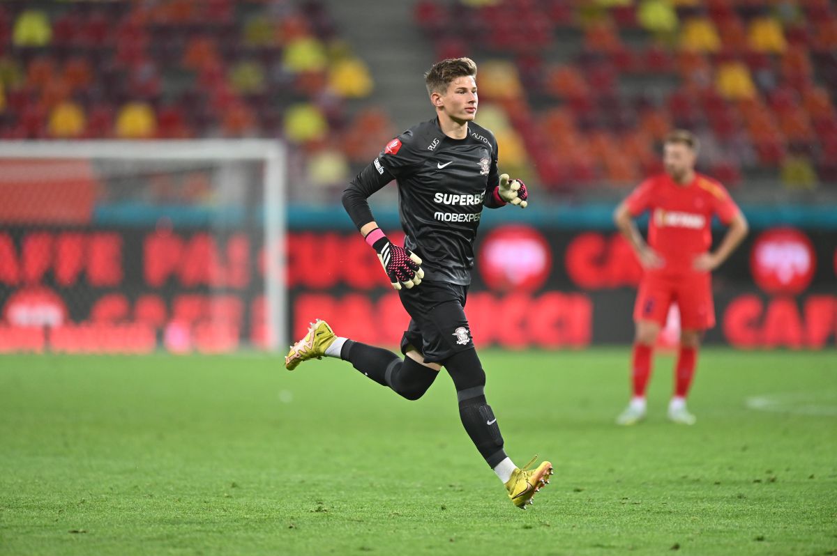 Portarul de 16 ani al Rapidului a doborât un record vechi de 70 de ani! Moment istoric în finalul derby-ului FCSB - Rapid