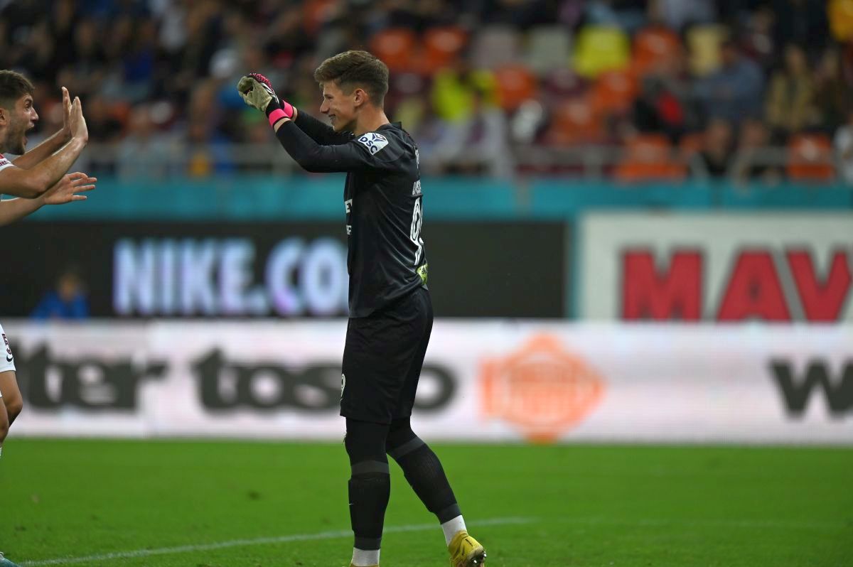 Portarul de 16 ani al Rapidului a doborât un record vechi de 70 de ani! Moment istoric în finalul derby-ului FCSB - Rapid