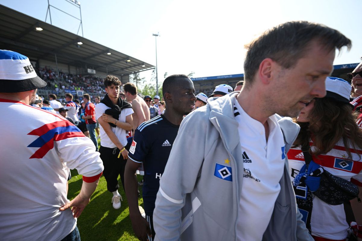 Blestemul lui Hamburg continuă! » Desfășurare HALUCINANTĂ în lupta pentru promovarea în Bundesliga: fanii sărbătoreau pe gazon, dar minutul 90+9 a schimbat totul!