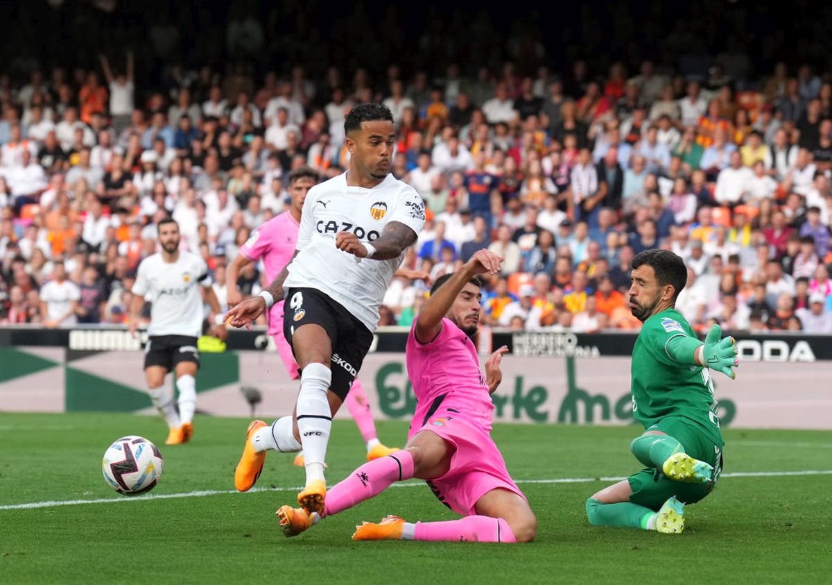 Valencia - Espanyol 2-2 » Derby nebun la retogradare! „Liliecii” au egalat în minutul 90+3, dar tot nu sunt siguri de rămânerea în La Liga