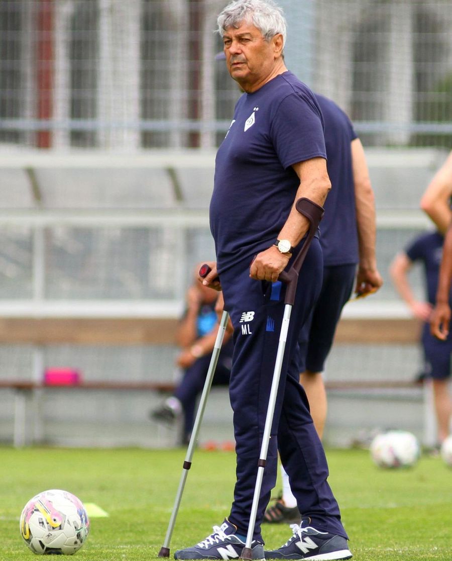 Mircea Lucescu, și în cârje pe teren! Imagini impresionante cu antrenorul român + Refuză ideea retragerii