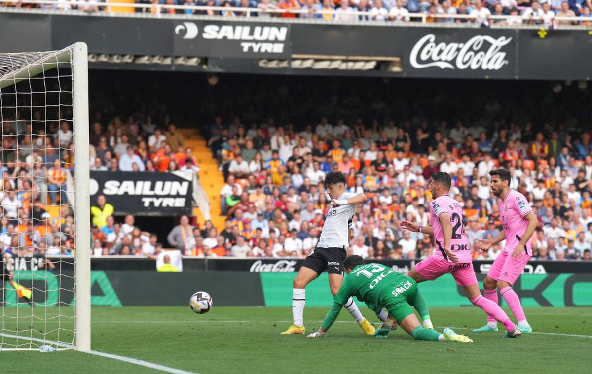 Valencia - Espanyol 2-2 » Derby nebun la retogradare! „Liliecii” au egalat în minutul 90+3, dar tot nu sunt siguri de rămânerea în La Liga