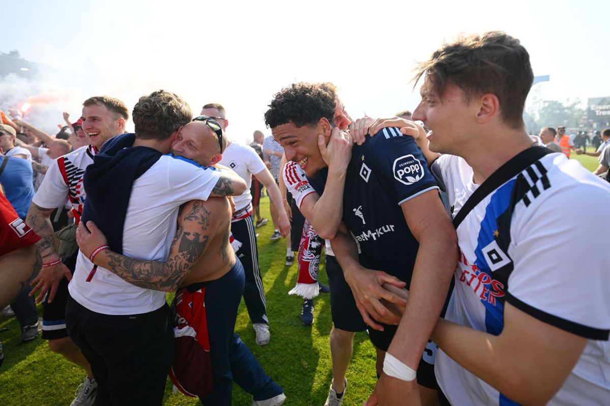 Blestemul lui Hamburg continuă! » Desfășurare HALUCINANTĂ în lupta pentru promovarea în Bundesliga: fanii sărbătoreau pe gazon, dar minutul 90+9 a schimbat totul!