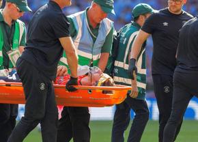 Marea sărbătoare a lui Luton putea fi umbrită de o dramă. Căpitanul echipei s-a prăbușit din senin pe teren, fără suflare!
