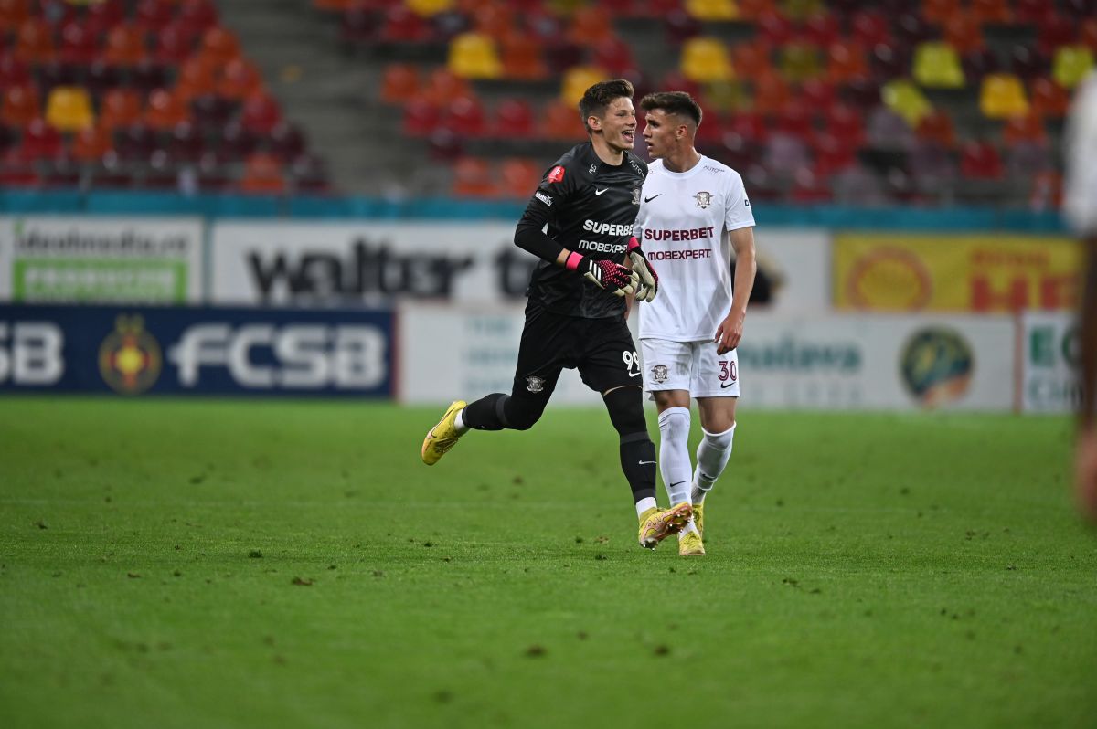 Portarul de 16 ani al Rapidului a doborât un record vechi de 70 de ani! Moment istoric în finalul derby-ului FCSB - Rapid
