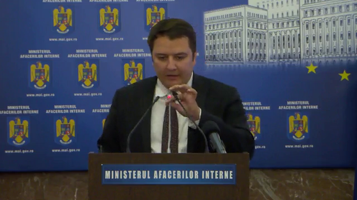 Imagini de neînțeles la sosirea lui Dinamo! » Gardă de onoare, antemergătoare BMW și circulație blocată + decorații de la ministrul de Interne