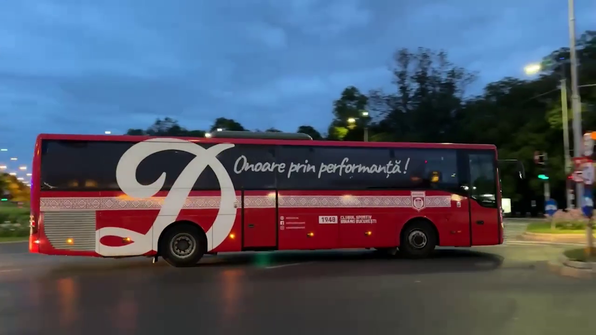 Imagini de neînțeles la sosirea lui Dinamo! » Gardă de onoare, antemergătoare BMW și circulație blocată + decorații de la ministrul de Interne