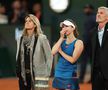 Amelie Mauresmo, Alize Cornet și Gilles Moretton în timpul ceremoniei  FOTO Guliver/GettyImages