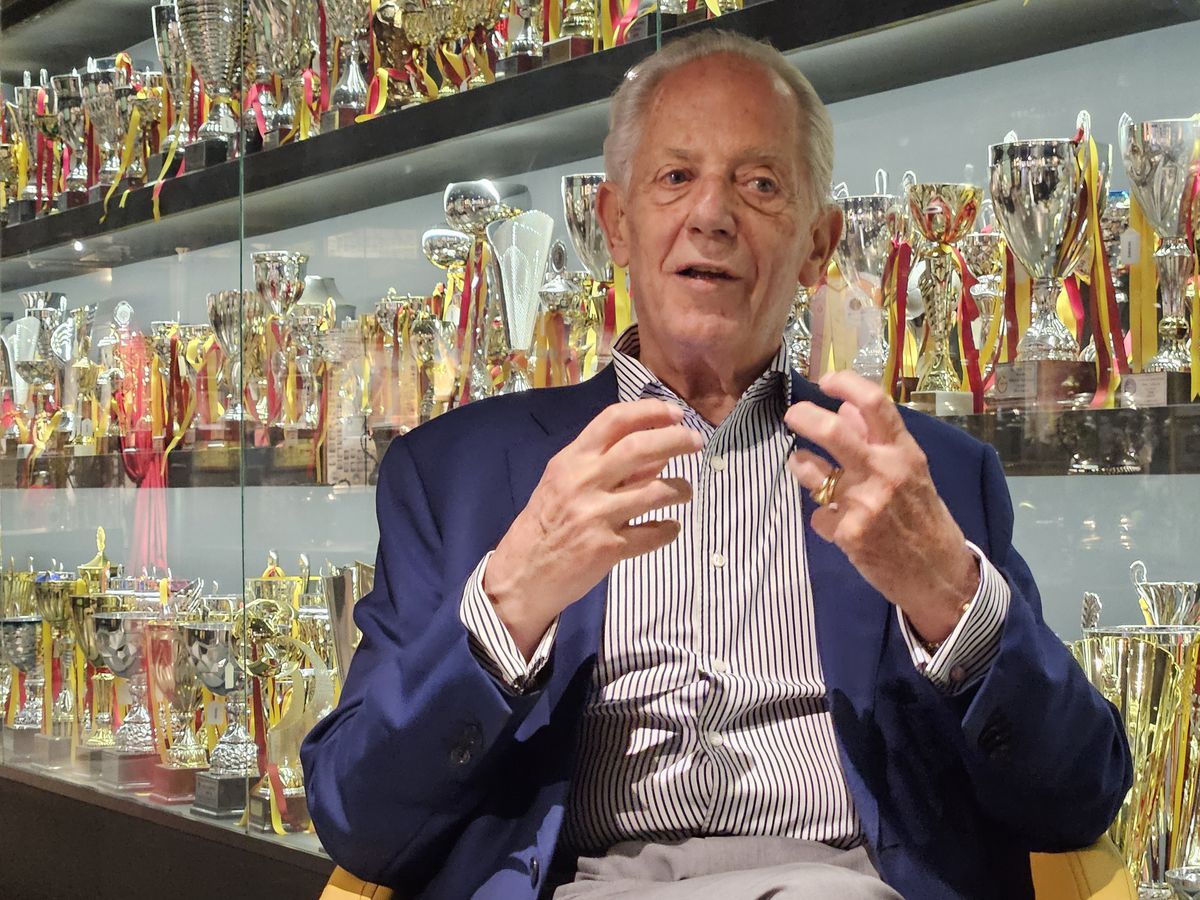 Legenda lui Galatasaray i-a ajutat pe români să evadeze: „Noi suntem «kardeș», ca «frații»” + Turiștii, Becali și portofelul