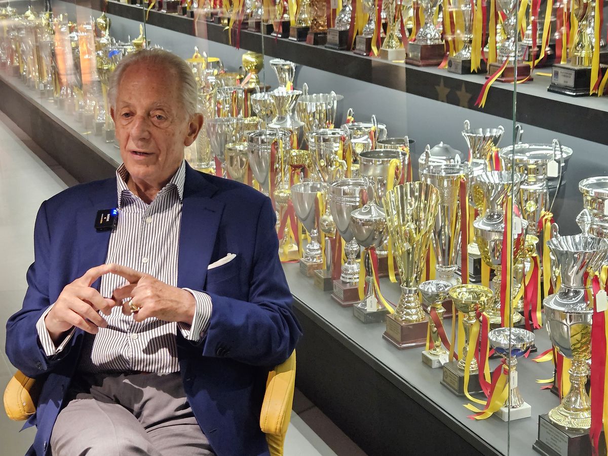 Legenda lui Galatasaray i-a ajutat pe români să evadeze: „Noi suntem «kardeș», ca «frații»” + Turiștii, Becali și portofelul