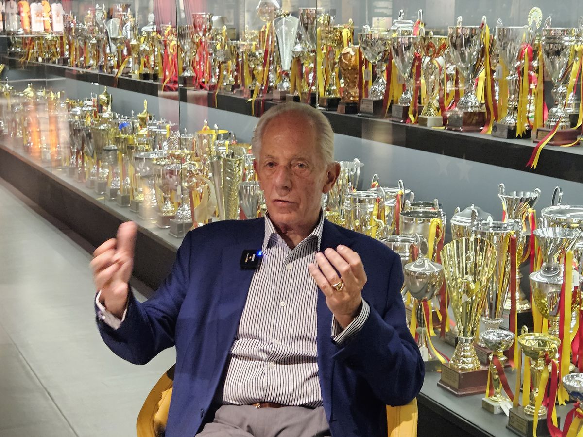 Legenda lui Galatasaray i-a ajutat pe români să evadeze: „Noi suntem «kardeș», ca «frații»” + Turiștii, Becali și portofelul