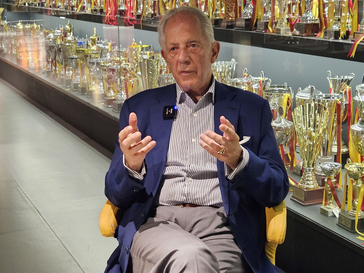 Legenda lui Galatasaray i-a ajutat pe români să evadeze: „Noi suntem «kardeș», ca «frații»” + Turiștii, Becali și portofelul