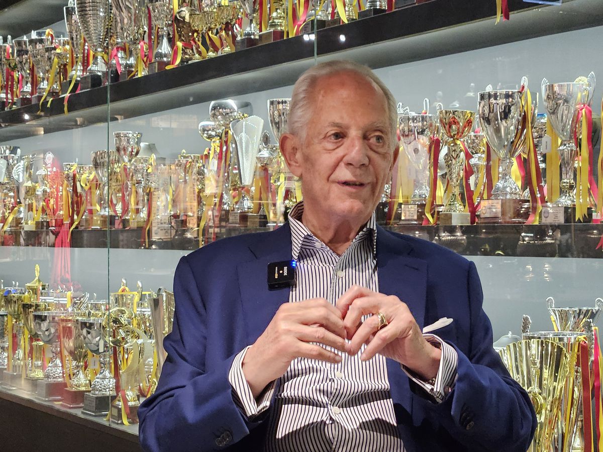 Legenda lui Galatasaray i-a ajutat pe români să evadeze: „Noi suntem «kardeș», ca «frații»” + Turiștii, Becali și portofelul