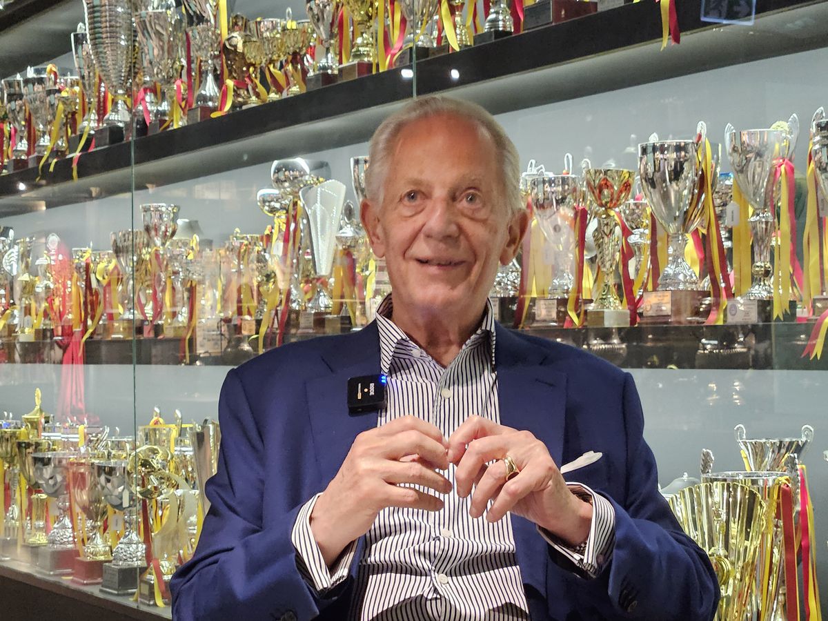 Legenda lui Galatasaray i-a ajutat pe români să evadeze: „Noi suntem «kardeș», ca «frații»” + Turiștii, Becali și portofelul