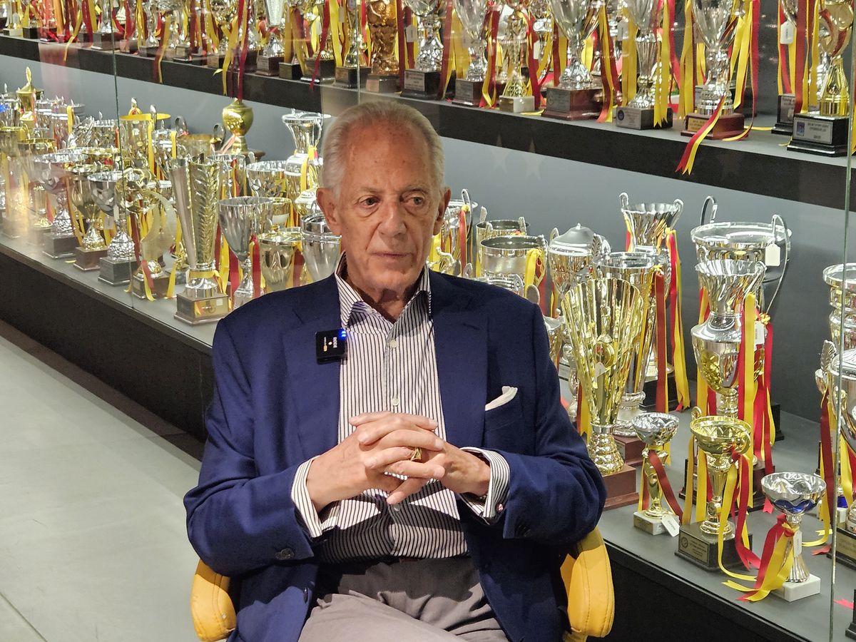 Legenda lui Galatasaray i-a ajutat pe români să evadeze: „Noi suntem «kardeș», ca «frații»” + Turiștii, Becali și portofelul