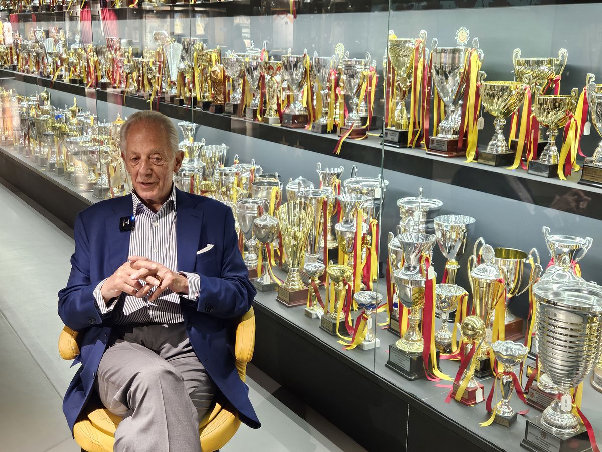 Legenda lui Galatasaray i-a ajutat pe români să evadeze: „Noi suntem «kardeș», ca «frații»” + Turiștii, Becali și portofelul