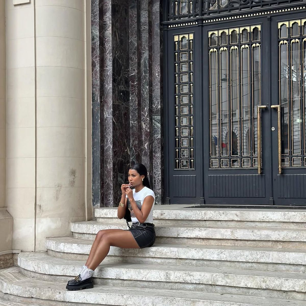 Ngezana a plecat în vacanță pe „insula milionarilor” » Soția a postat imagini de la plajă