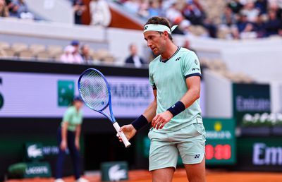 Șoc la Roland Garros: Dublul finalist, eliminat încă din turul 2 la ediția din 2025