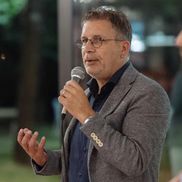 Administratorul delegat Federico Cherubini le-a mulțumit jucătorilor și lui Cristi Chvu pentru sezonul cu Parma / Foto: Parma Calcio 1913