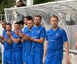 După 20 de ani: (de la stânga la dreapta) V. Badea, Diniță, D. Bălan, Ov. Petre, V. Simion, Lovin, Kapetanos și V. Iacob. Foto: Cristi Preda (GSP)