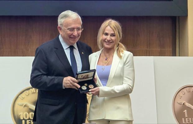 BNR a omagiat-o pe Nadia Comăneci printr-o emisiune numismatică: „O să pun aceste monede lângă medaliile de la Montreal”