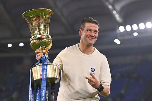 Cristi Chivu a câștigat a patra Coppa Italia. Una cu AS Roma ca jucător și trei cu Inter, ultima ca antrenor al nerazzurrilor / Foto: GettyImages