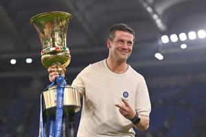 Când și pe cine va înfrunta Cristi Chivu pentru al treilea trofeu la Inter » Pe ce stadion s-ar putea disputa finala