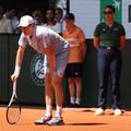 Jannik Sinner în timpul meciului din turul 2 la Roland Garros Foto: Guliver/GettyImages