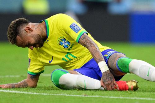 Santos ar fi pus alt diagnostic pentru Neymar, jucătorul este incert înainte de Mondial // foto: X