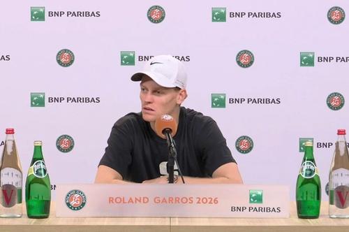 Jannik Sinner, după eliminarea de la Roland Garros // foto: X