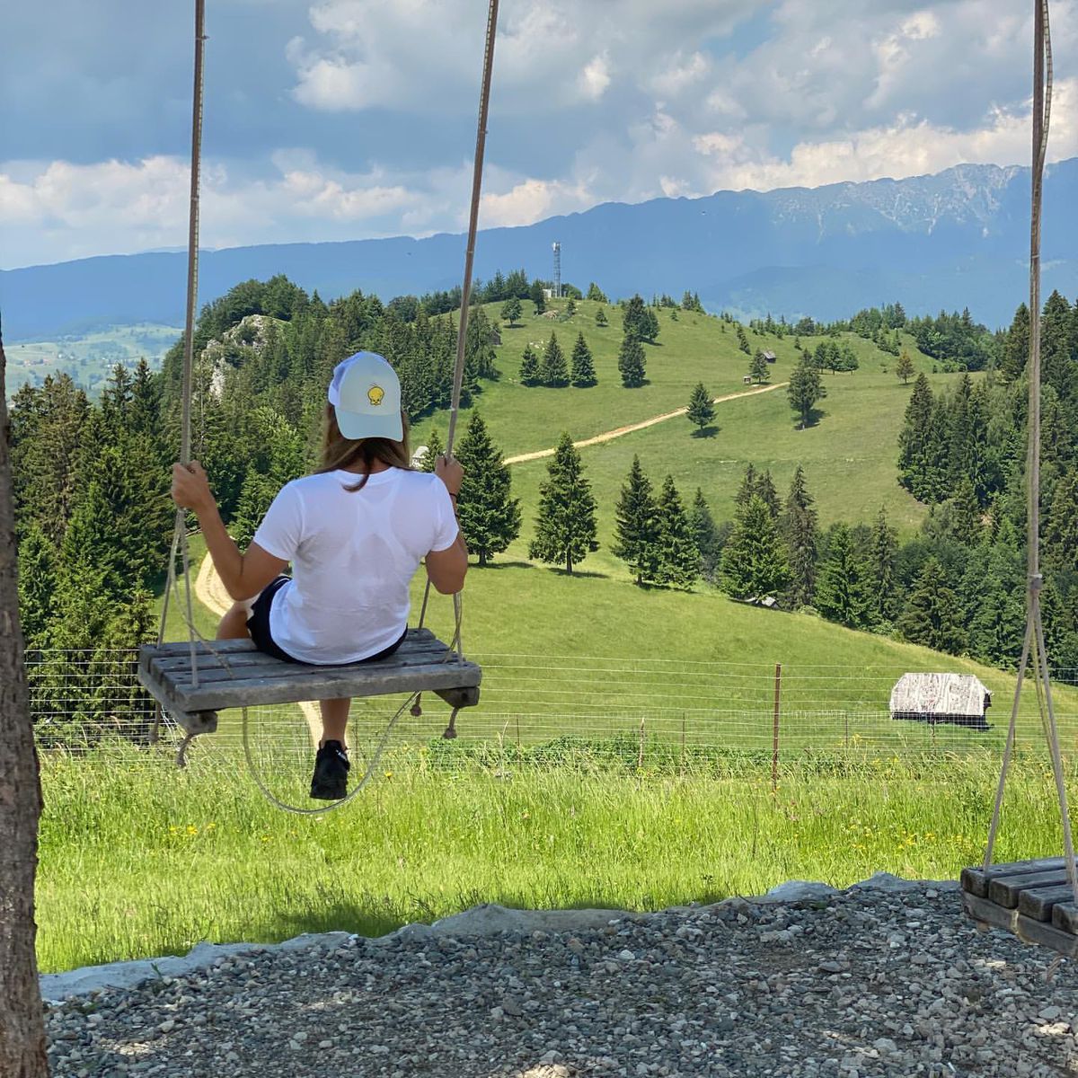 FOTO Simona Halep, captivată de peisajele din țară. Unde s-a relaxat cu iubitul ei, Toni Iuruc