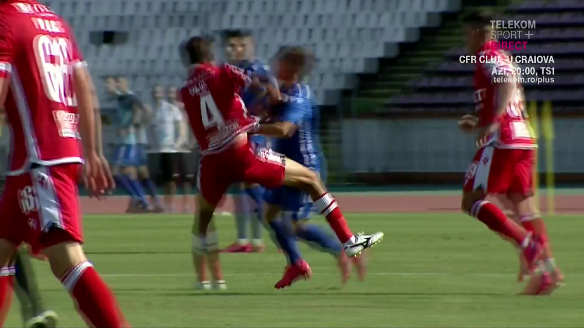 DINAMO - VOLUNTARI. FOTO A părăsit terenul în lacrimi după o lovitură dureroasă, fără minge!