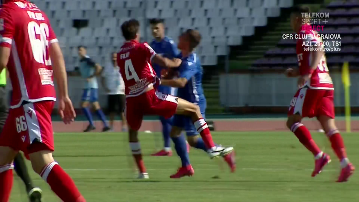 DINAMO - VOLUNTARI. FOTO A părăsit terenul în lacrimi după o lovitură dureroasă, fără minge!