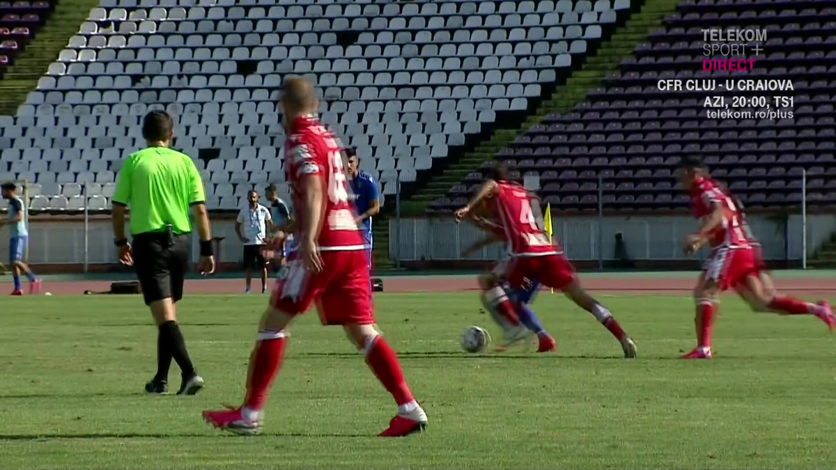 DINAMO - VOLUNTARI. FOTO A părăsit terenul în lacrimi după o lovitură dureroasă, fără minge!